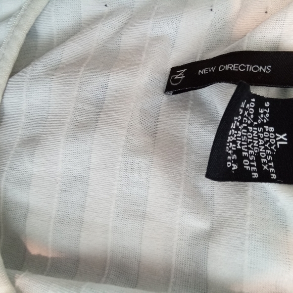 New Directions White with Black Trim Ruffle Size XL - Picture 6 of 7